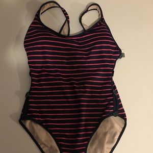 NWT Gap 1 piece bathing suit full coverage. Large